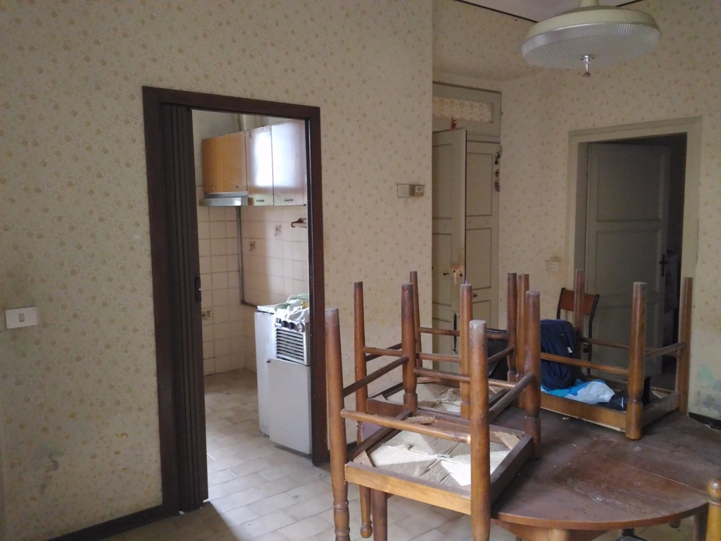 Zona giorno prima dell'intervento